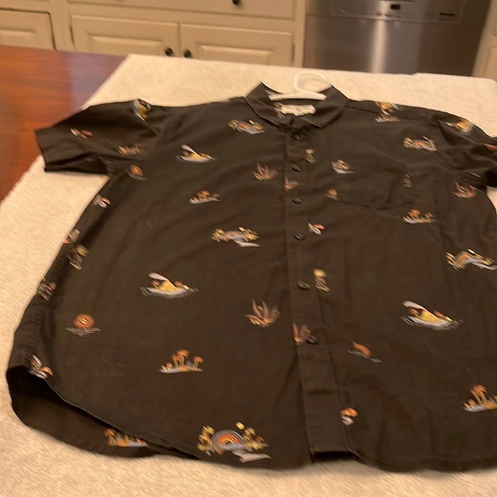 Billabong button down. Medium